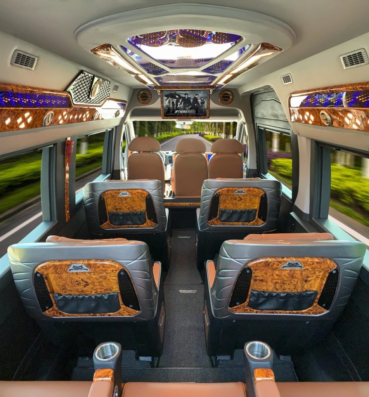 Xe limousine Vũng Tàu - TP Hồ Chí Minh